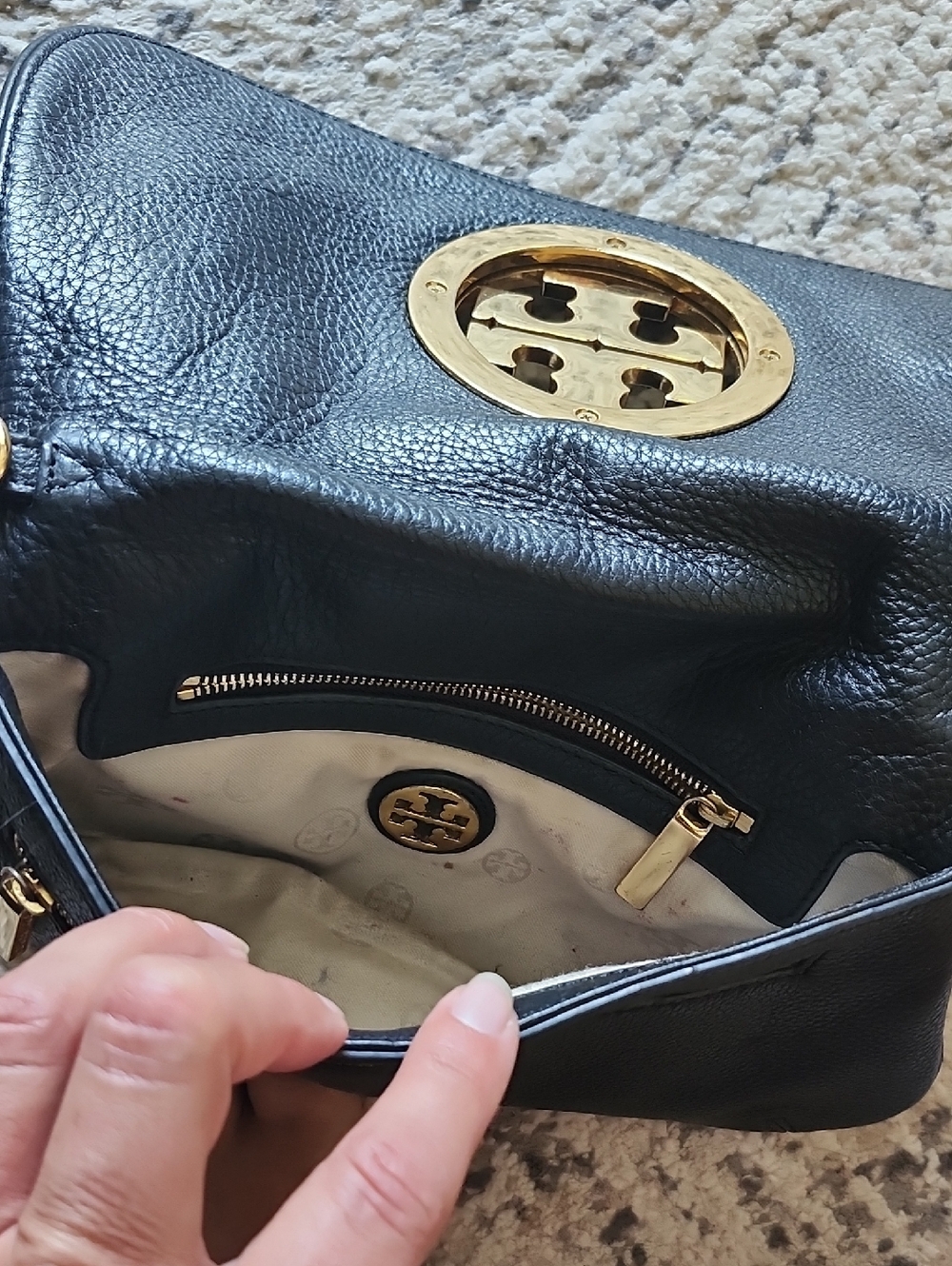 Tory Burch Reva Black Pebbled Leather Crossbody Clutch - Picture 5 of 8